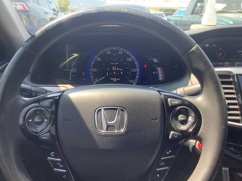 Used 2017 Honda Accord EX-L image 16