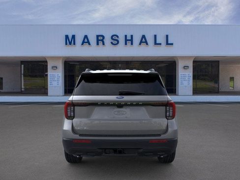 New 2026 Ford Explorer Active RWD image 5