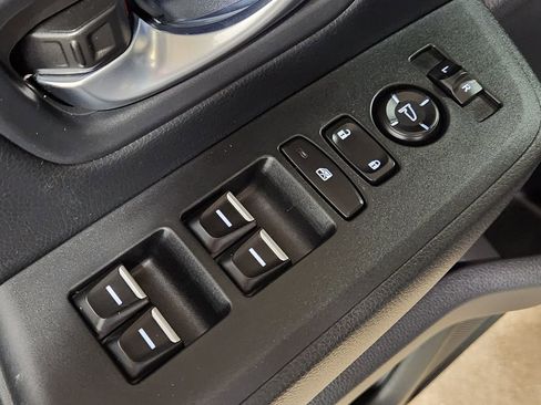 Used 2025 Honda Pilot Touring image 44
