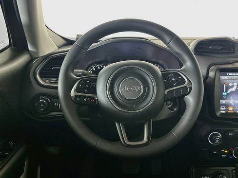 Used 2022 Jeep Renegade Latitude AWD/4WD image 18