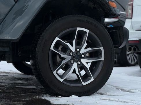 Used 2024 Jeep Wrangler Unlimited image 42