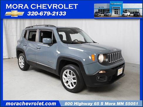 Used 2017 Jeep Renegade Latitude w/ Cold Weather Group AWD/4WD image 1