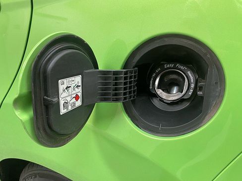 Used 2014 Ford Fiesta Titanium image 28