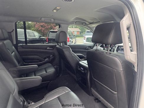 Used 2019 Chevrolet Suburban LT w/ Luxury Package RWD image 29