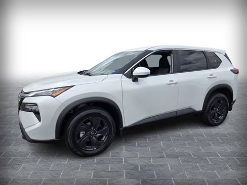 New 2026 Nissan Rogue SV FWD image 2