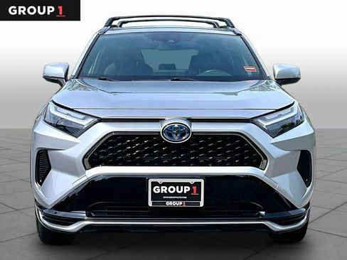 Used 2023 Toyota RAV4 SE w/ Weather & Moonroof Package AWD/4WD image 4