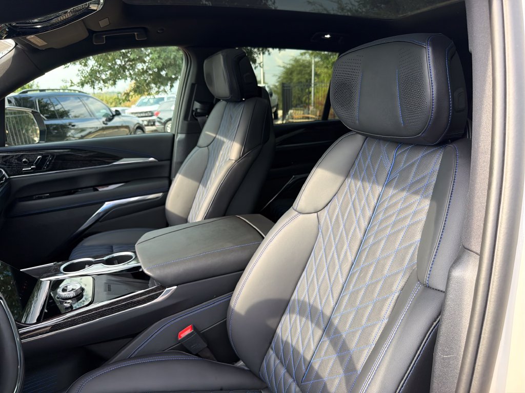 Certified 2026 Cadillac Escalade IQ Luxury 1 AWD/4WD image 18