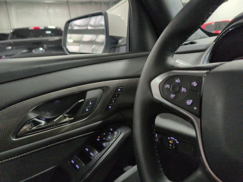 Used 2023 Chevrolet Traverse Premier image 25