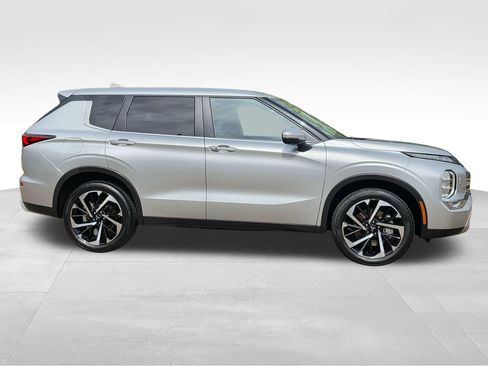 Used 2024 Mitsubishi Outlander SE AWD/4WD image 6