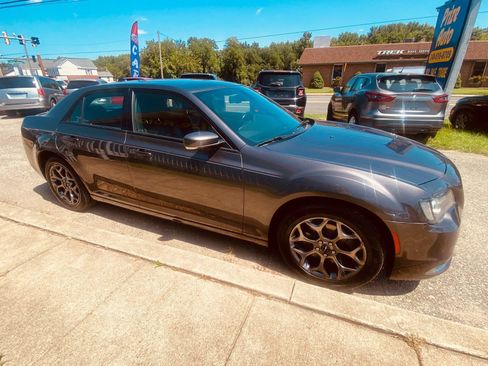 Used 2017 Chrysler 300 S w/ 300S Premium Group AWD/4WD image 5