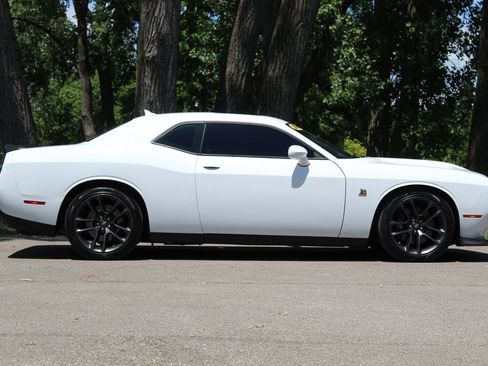 Used 2021 Dodge Challenger R/T Scat Pack RWD image 8