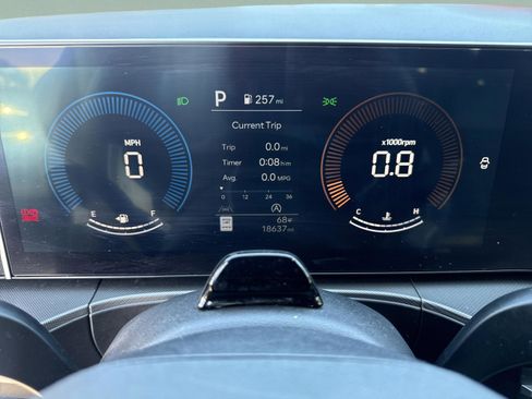 Used 2024 Hyundai Santa Fe SEL image 14