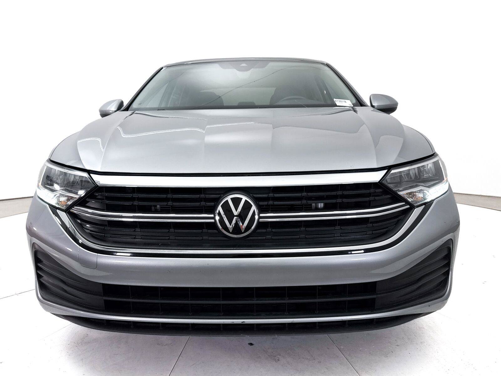 Used 2023 Volkswagen Jetta SE FWD image 12