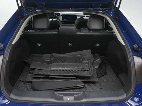 Used 2025 Toyota Prius Plug-In Hybrid image 9