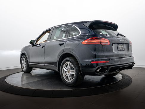 Used 2016 Porsche Cayenne AWD/4WD image 3