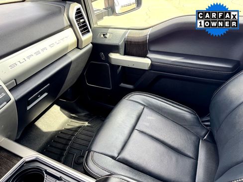 Used 2020 Ford F250 Lariat w/ Chrome Package image 31