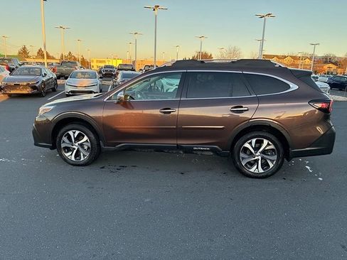 Used 2021 Subaru Outback Touring w/ Popular Package #2 image 13