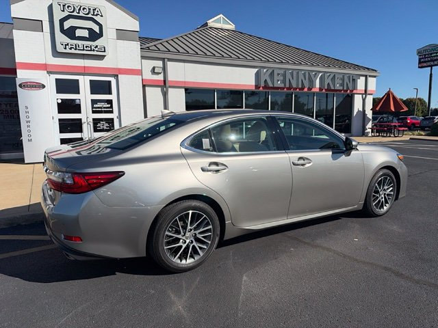 Used 2017 Lexus ES 350 w/ Luxury Package FWD image 15