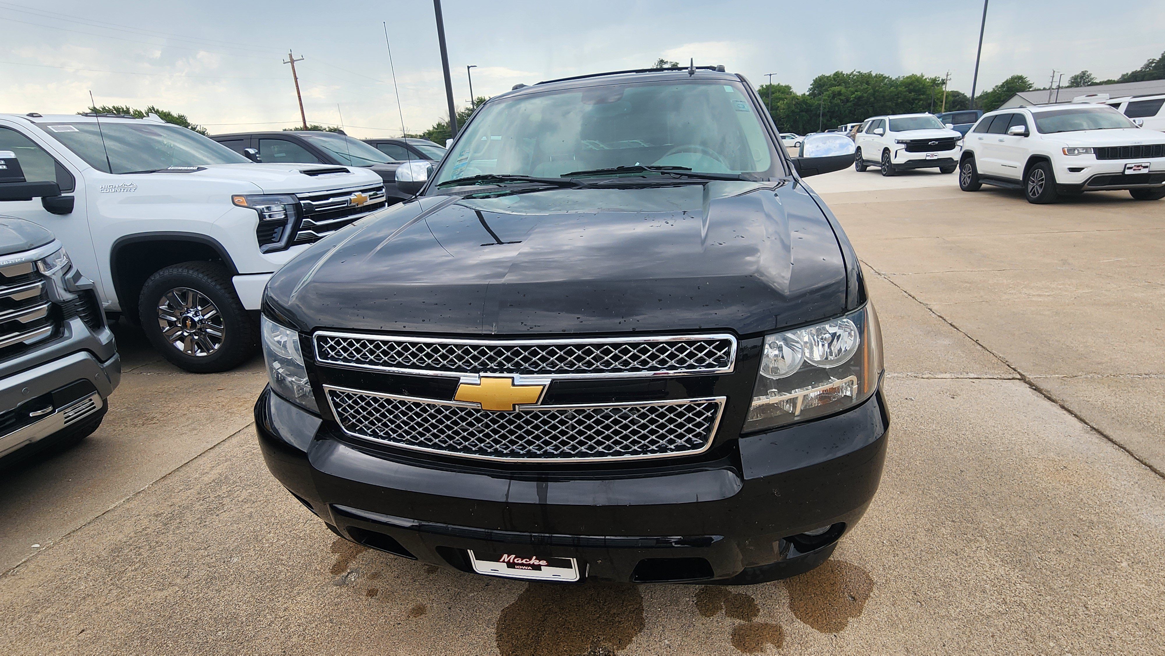 Used 2012 Chevrolet Avalanche LTZ AWD/4WD image 2