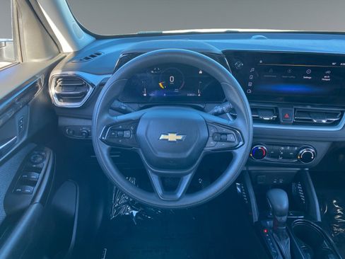 Used 2024 Chevrolet TrailBlazer LS image 12