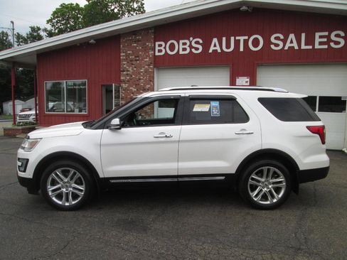 Used 2016 Ford Explorer Limited w/ Equipment Group 301A AWD/4WD image 14