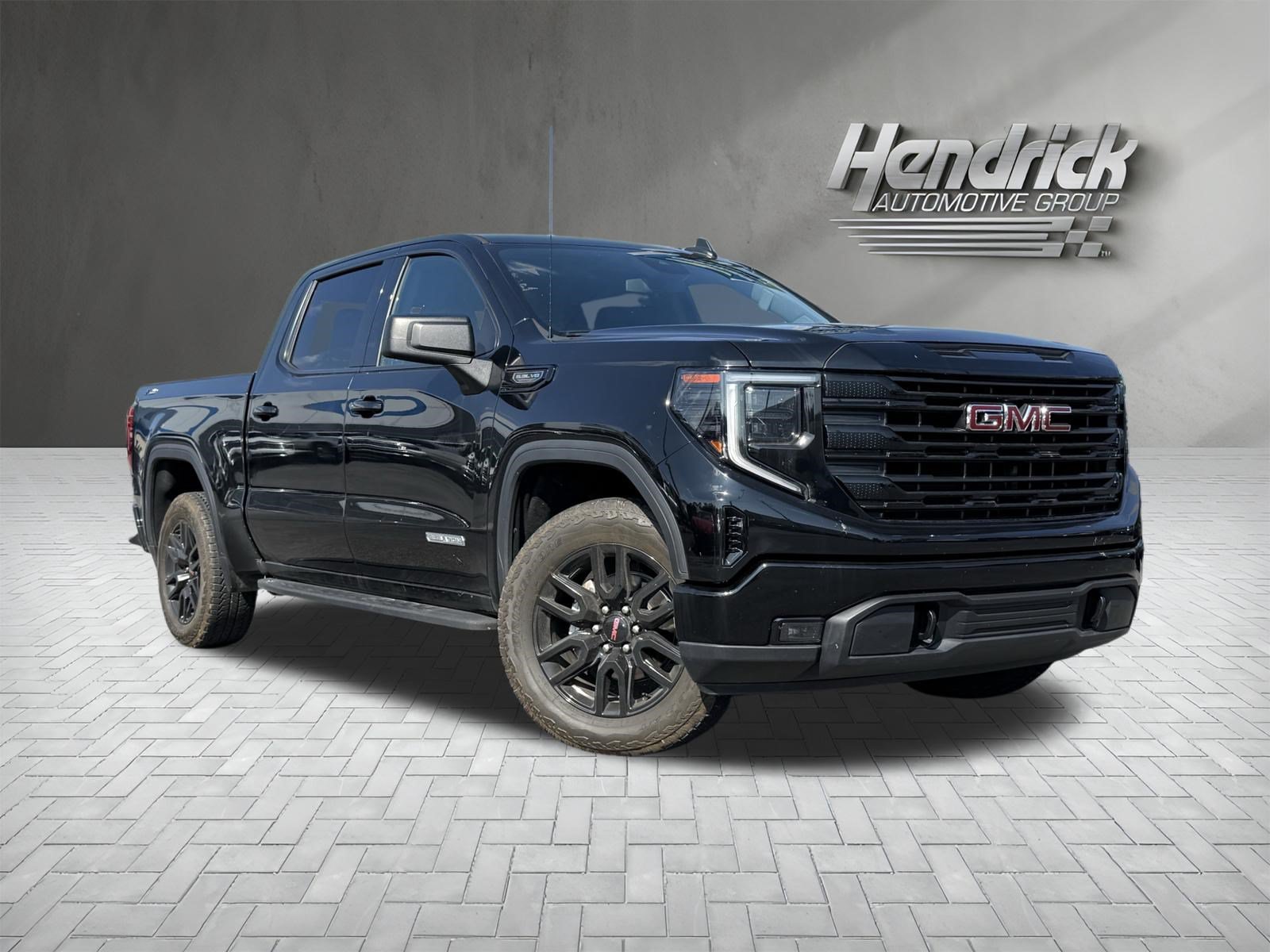 Used 2024 GMC Sierra 1500 Elevation w/ X31 Off-Road Package AWD/4WD image 2