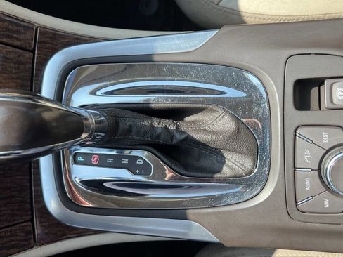 Used 2012 Buick Regal Premium image 23