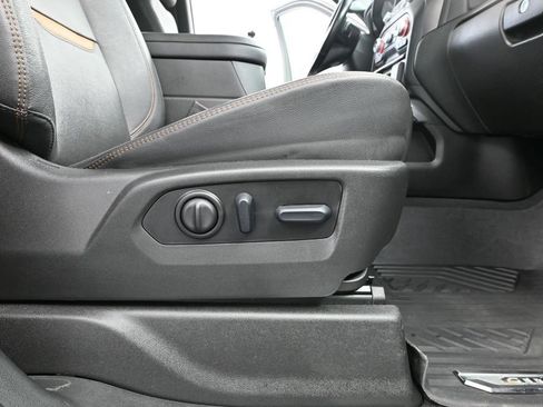 Used 2022 GMC Sierra 2500 AT4 w/ AT4 Premium Plus Package AWD/4WD image 56