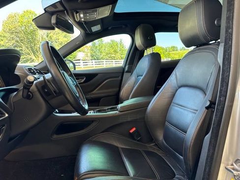 Used 2017 Jaguar F-PACE Prestige AWD/4WD image 9