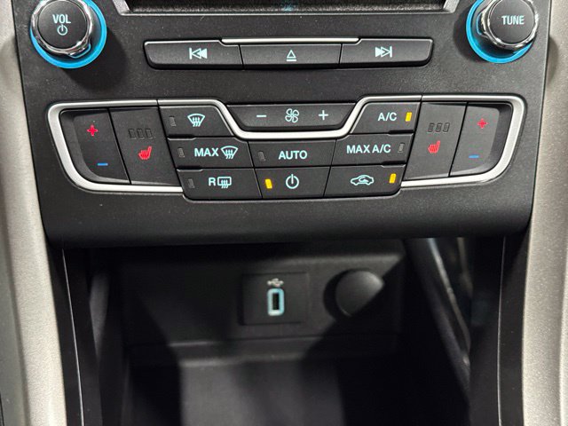 Used 2018 Ford Fusion Energi SE FWD image 19