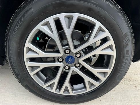 Used 2022 Ford Escape SEL w/ Technology Package FWD image 15