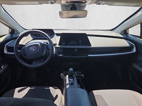 Used 2025 Toyota Prius LE FWD image 17