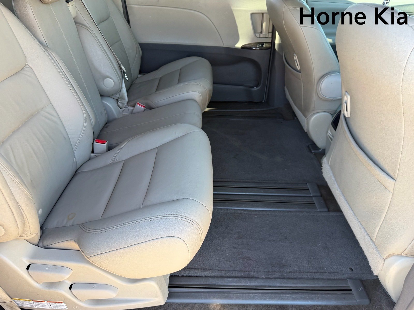 Used 2017 Toyota Sienna XLE w/ XLE Navigation Package FWD image 14