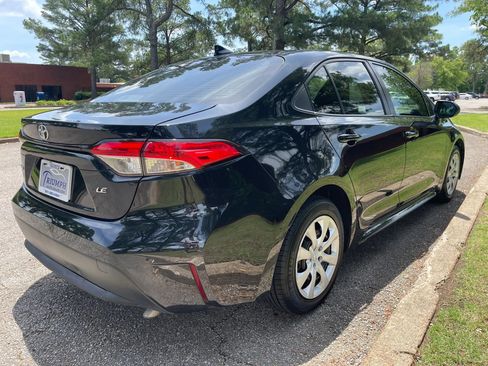 Used 2021 Toyota Corolla LE FWD image 5
