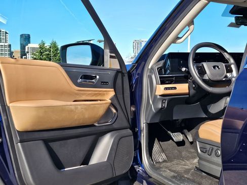 New 2025 INFINITI QX80 Sensory image 25