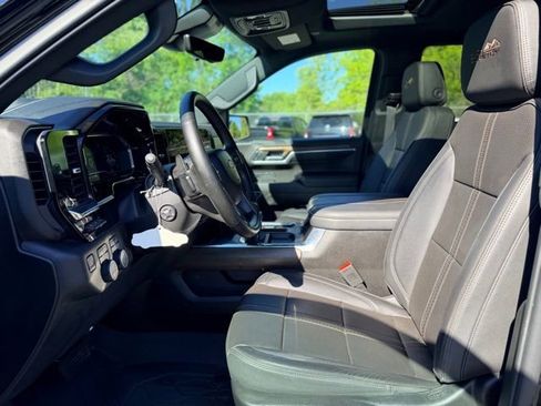 Used 2024 Chevrolet Silverado 1500 High Country w/ High Country Premium Package AWD/4WD image 6