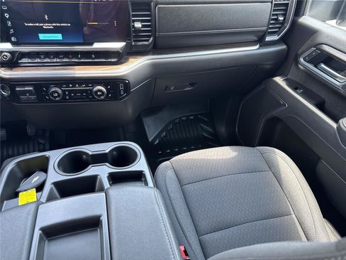 Used 2025 Chevrolet Silverado 2500 LT w/ Convenience Package AWD/4WD image 17