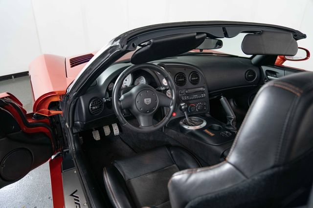 Used 2005 Dodge Viper SRT-10 w/ Copperhead Edition Group RWD image 16