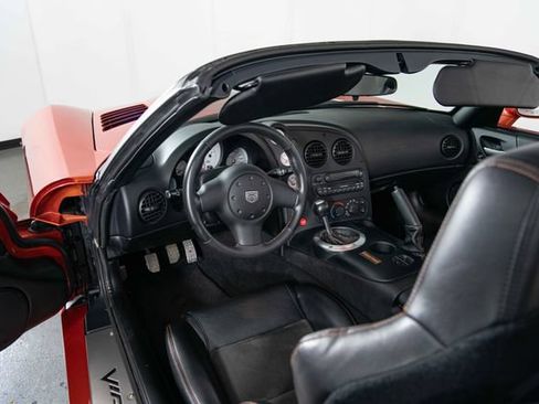 Used 2005 Dodge Viper SRT-10 w/ Copperhead Edition Group RWD image 16