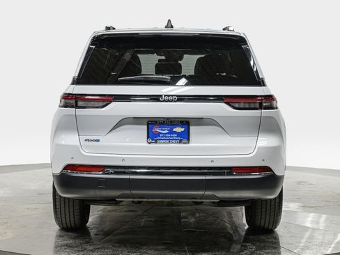 Used 2024 Jeep Grand Cherokee Limited 4xe image 5