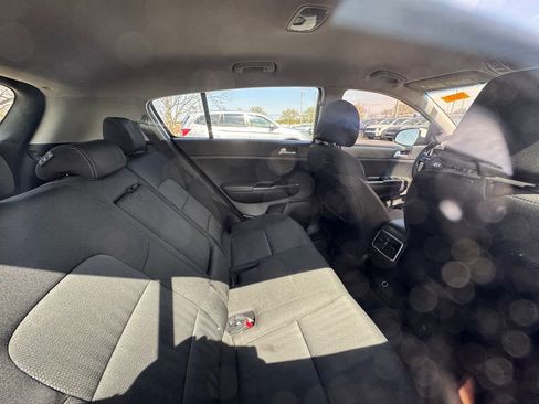 Used 2021 Kia Sportage LX image 4