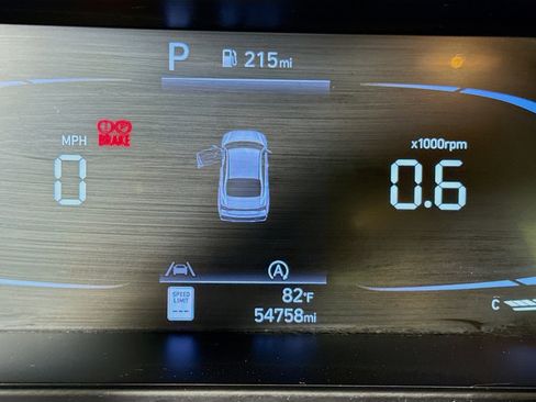 Used 2024 Hyundai Elantra SE image 16