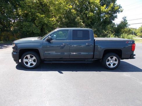 Used 2018 Chevrolet Silverado 1500 LT w/ All Star Edition AWD/4WD image 3