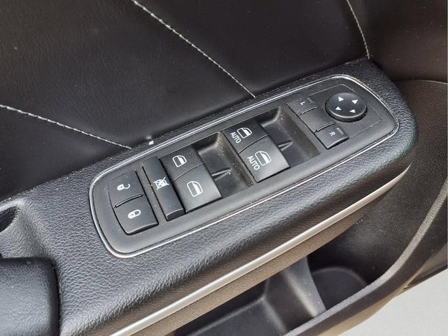 Used 2019 Dodge Charger R/T w/ Plus Group RWD image 17