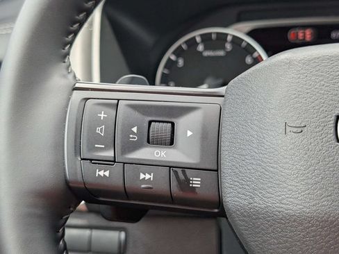 Used 2026 Nissan Rogue SV FWD image 24