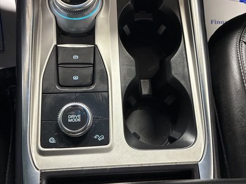 Used 2023 Ford Explorer XLT w/ Equipment Group 202A image 22