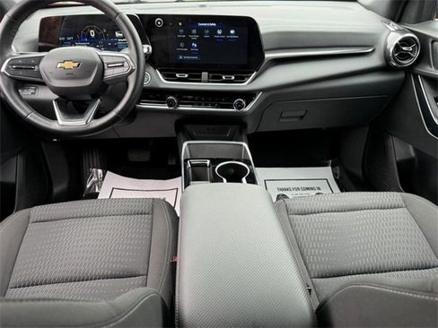 Used 2025 Chevrolet Equinox LT w/ Safety and Technology Package image 11