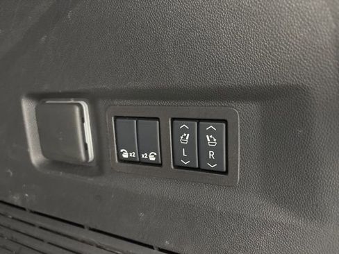 Used 2025 GMC Yukon Denali image 16