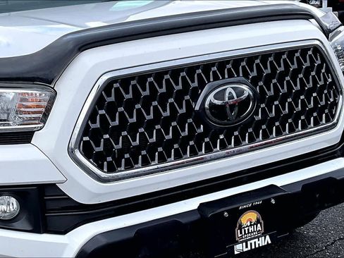 Used 2019 Toyota Tacoma TRD Off-Road image 33