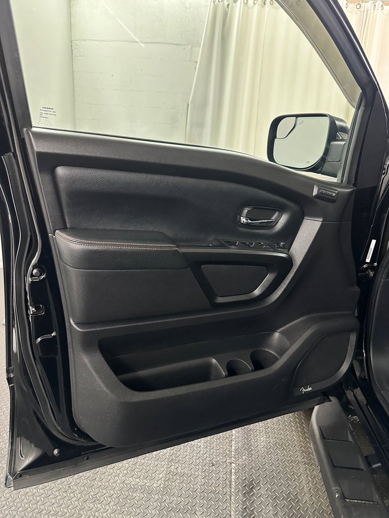 Used 2021 Nissan Titan PRO-4X w/ Pro-4x Convenience Package AWD/4WD image 8